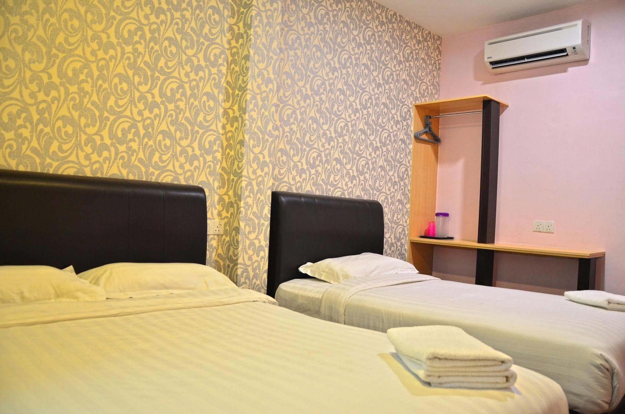 Hotel Zamburger Бентонг Екстериор снимка