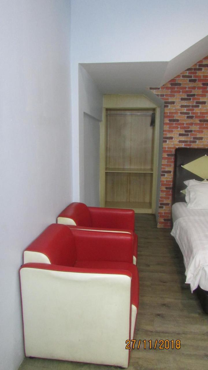 Hotel Zamburger Бентонг Екстериор снимка