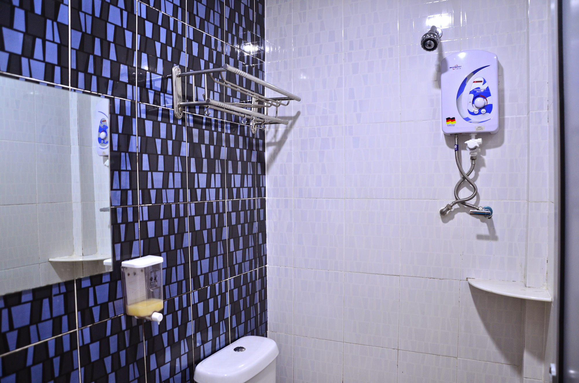 Hotel Zamburger Бентонг Екстериор снимка